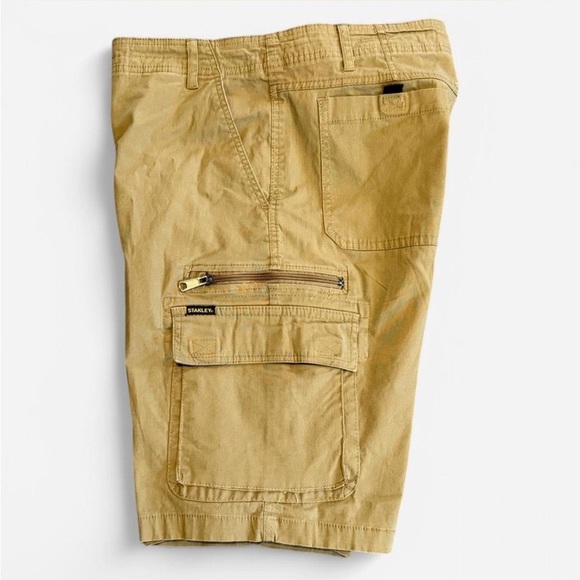 Men’s Stanley Cargo Tan Shorts. Zipped pockets. Size 36 - Picture 3 of 6